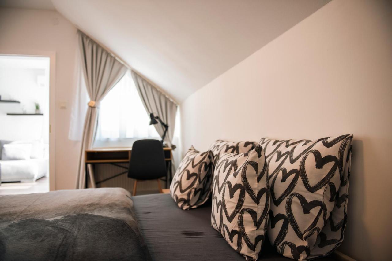 Апартаменти Anavrin Apartman Free Parking Печ Екстер'єр фото