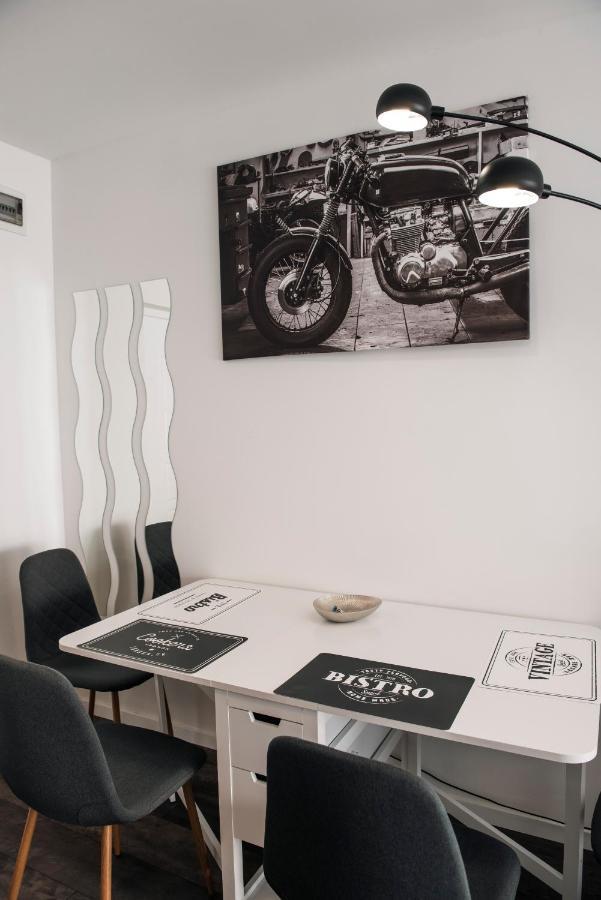 Апартаменти Anavrin Apartman Free Parking Печ Екстер'єр фото